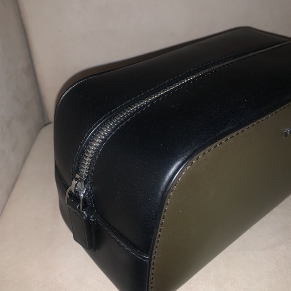 MICHAEL KORS KHAKI/BLACK LEATHER TOILETRY BAG - Picture 11 of 11